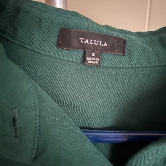 Aritzia Talula Green long sleeve button up shirt small - Picture 2 of 5